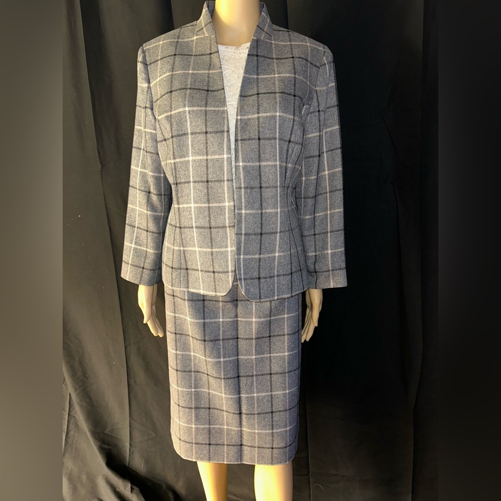 Plaid Women's Jacket & Skirt Set